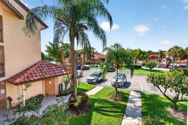 10174 Mangrove Drive 201, Boynton Beach, FL 33437