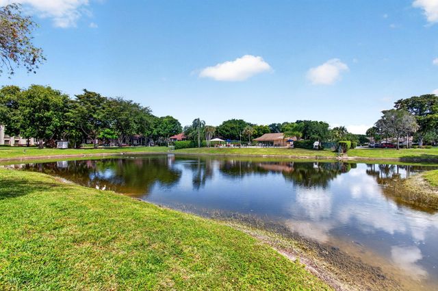 10174 Mangrove Drive 201, Boynton Beach, FL 33437