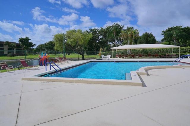 10174 Mangrove Drive 201, Boynton Beach, FL 33437