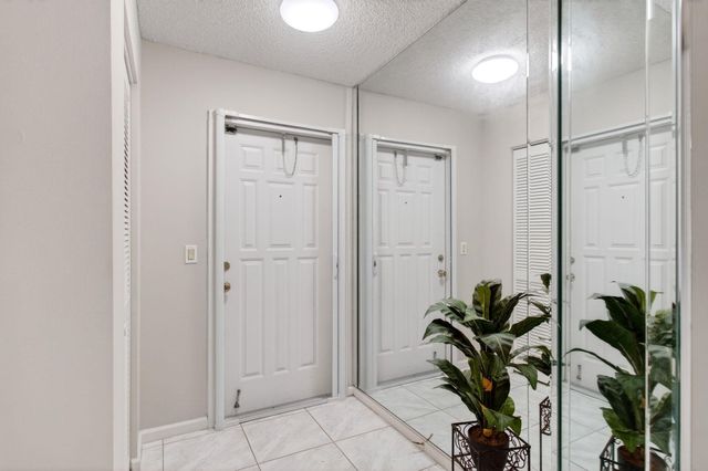 10174 Mangrove Drive 201, Boynton Beach, FL 33437