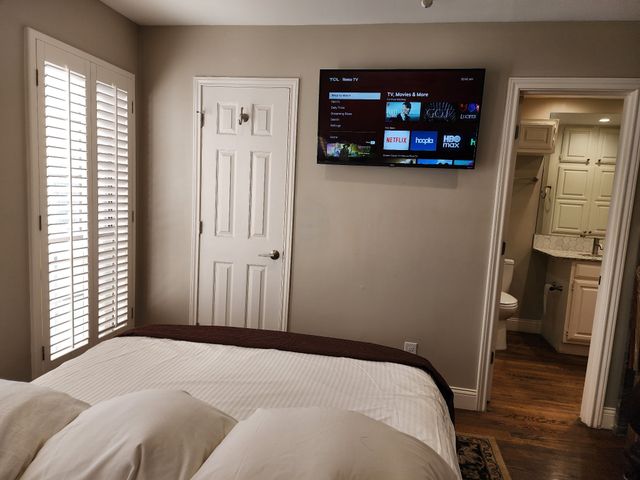 17042 Knots Landing, Addison, TX 75001