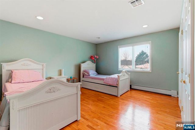 2 Maple Avenue, Waldwick, NJ 07463