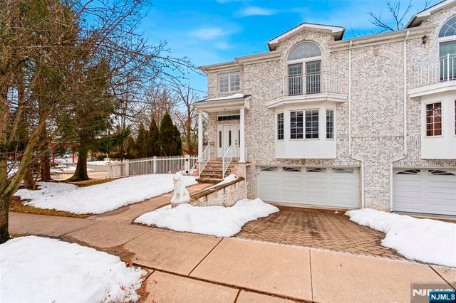 2 Maple Avenue, Waldwick, NJ 07463