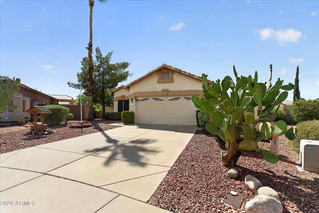 10328 W BURNETT Road, Peoria, AZ 85382 — photo 2