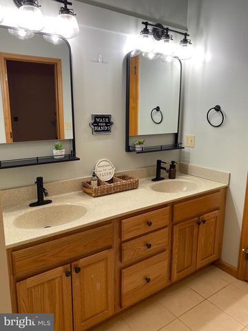 10915 RACHAEL AVE, Frostburg, MD 21532