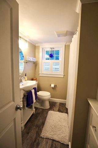86 Taunton St, Lakeville, MA 02347