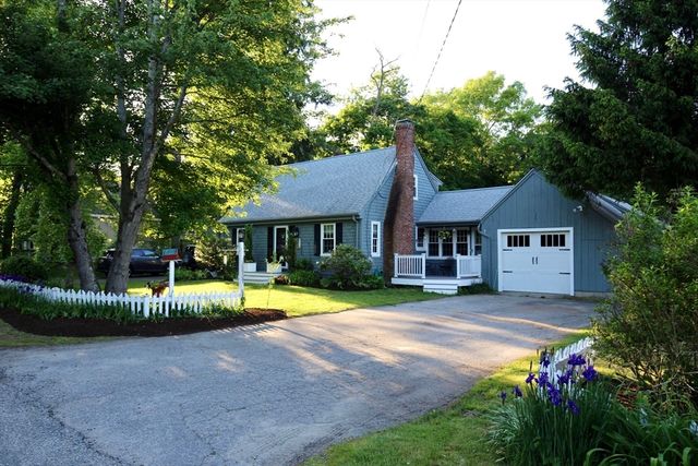 86 Taunton St, Lakeville, MA 02347