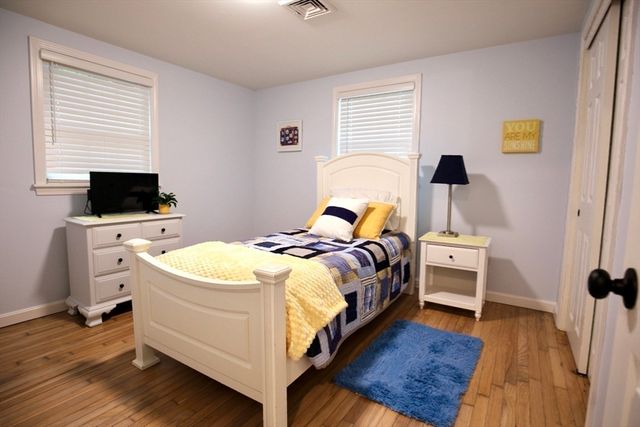 86 Taunton St, Lakeville, MA 02347