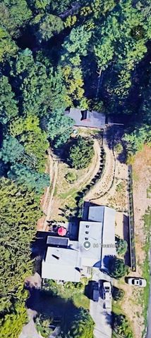 86 Taunton St, Lakeville, MA 02347