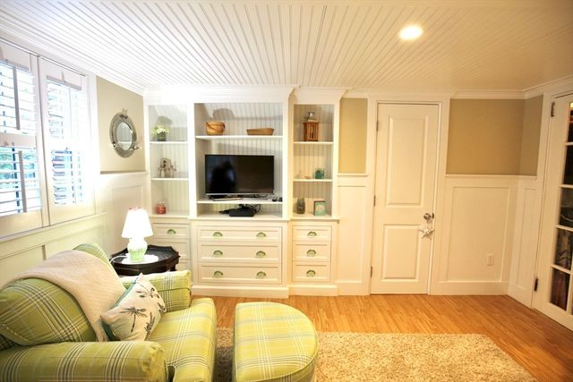 86 Taunton St, Lakeville, MA 02347