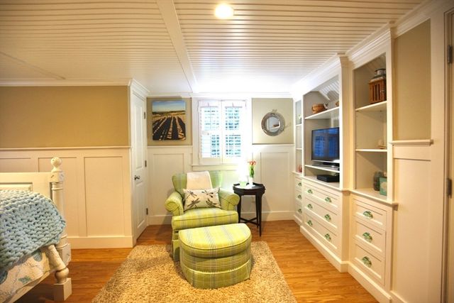 86 Taunton St, Lakeville, MA 02347