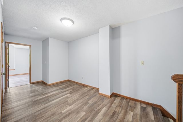 6846 Oakwood Drive, Urbandale, IA 50322