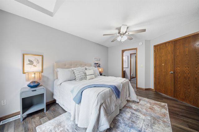 6846 Oakwood Drive, Urbandale, IA 50322