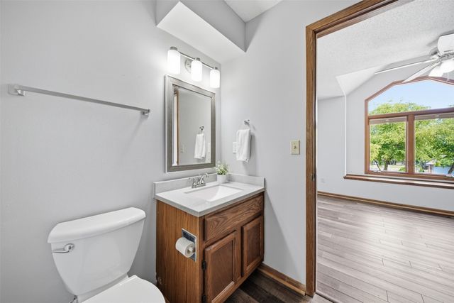 6846 Oakwood Drive, Urbandale, IA 50322