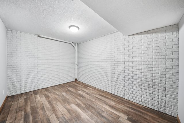 6846 Oakwood Drive, Urbandale, IA 50322