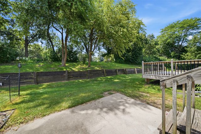 6846 Oakwood Drive, Urbandale, IA 50322