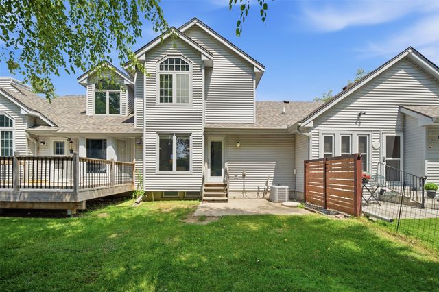 6846 Oakwood Drive, Urbandale, IA 50322