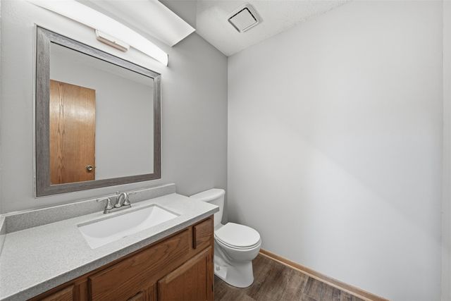6846 Oakwood Drive, Urbandale, IA 50322