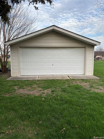 15151 Drysdale Street, Southgate, MI 48195