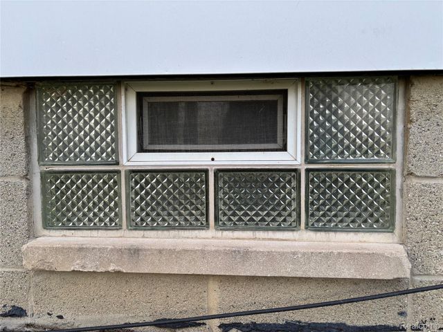 15151 Drysdale Street, Southgate, MI 48195