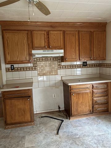 15151 Drysdale Street, Southgate, MI 48195