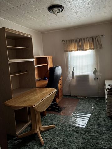 15151 Drysdale Street, Southgate, MI 48195