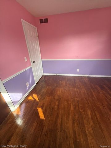 4609 W Wackerly Street, Midland, MI 48640