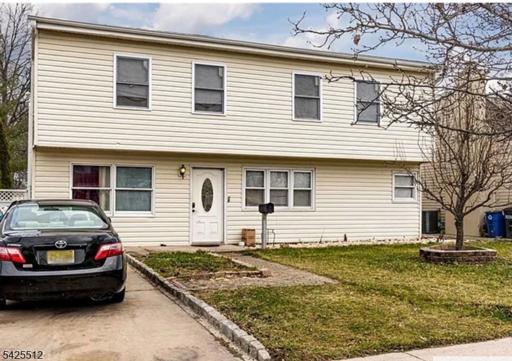 62 Leber Ave, Carteret Boro, NJ 07008