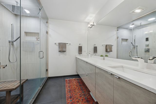 2324 N Winchester Avenue 102, Chicago, IL 60614