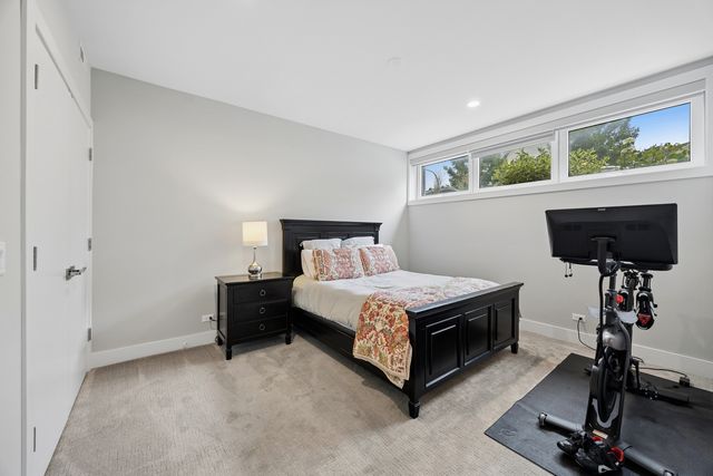2324 N Winchester Avenue 102, Chicago, IL 60614