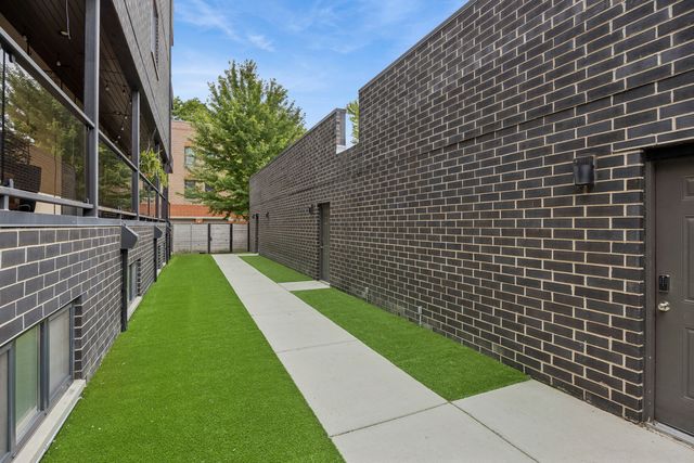 2324 N Winchester Avenue 102, Chicago, IL 60614