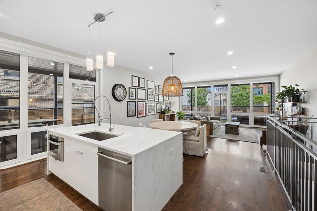 2324 N Winchester Avenue 102, Chicago, IL 60614