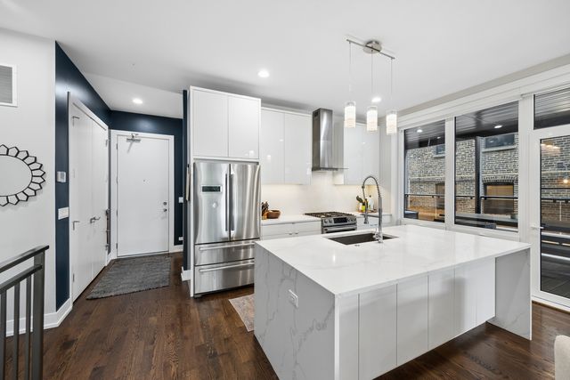 2324 N Winchester Avenue 102, Chicago, IL 60614