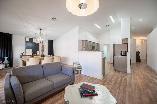 5312 Bright Sky Court, Las Vegas, NV 89130