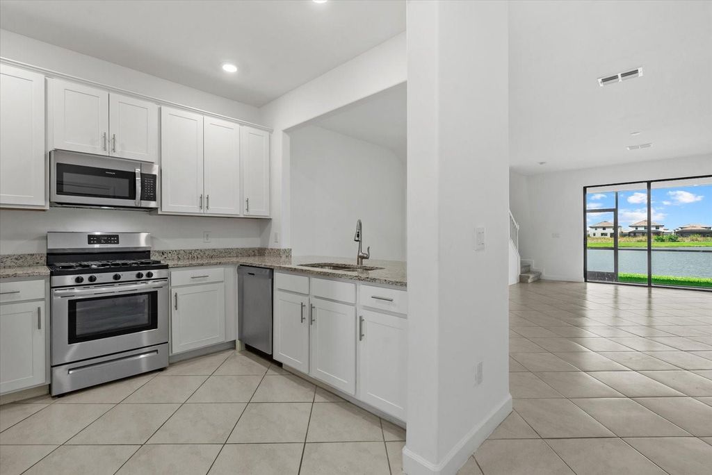 Image 10 of property listing at 15171 SUNNY DAY DRIVE, Bradenton, FL 34211