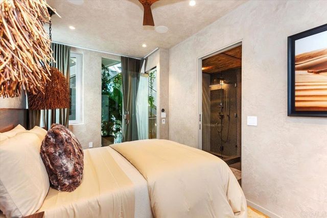 3709 Ocean Front Walk, San Diego, CA 92109