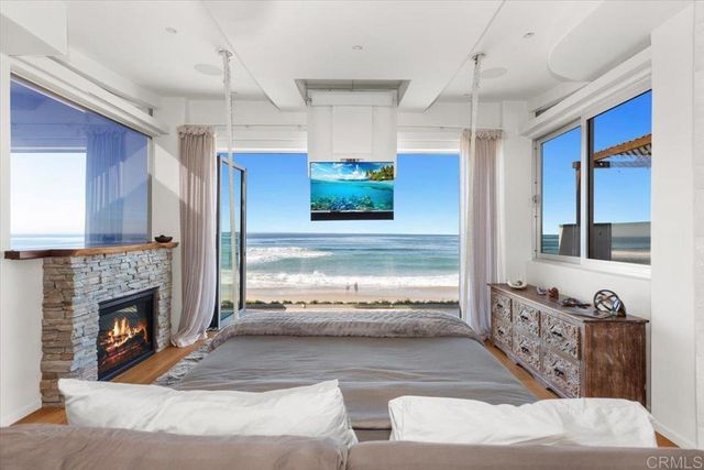 3709 Ocean Front Walk, San Diego, CA 92109