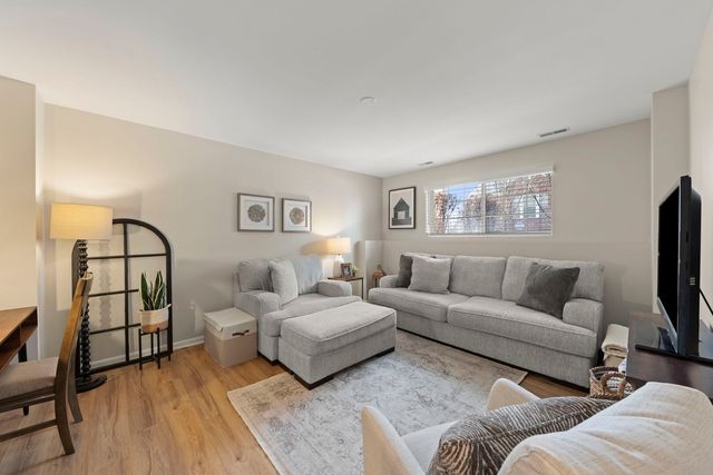 0N082 Forsythe Court, Winfield, IL 60190