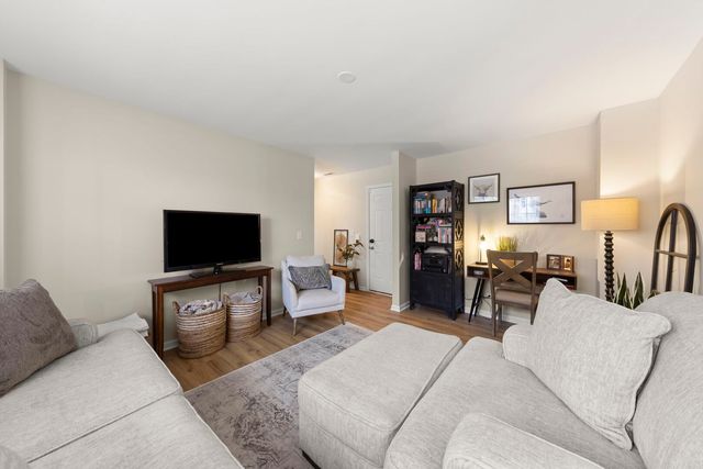 0N082 Forsythe Court, Winfield, IL 60190