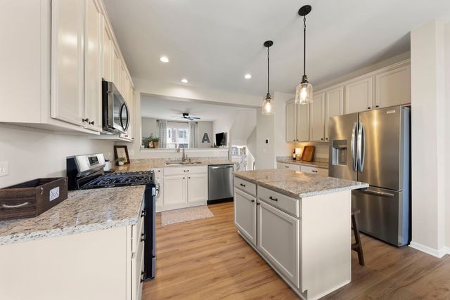 0N082 Forsythe Court, Winfield, IL 60190