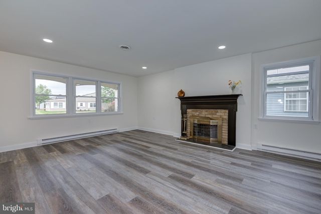 130 DORCHESTER DR, Southampton Twp, NJ 08088