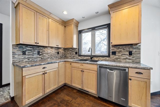 1505 Rock Island Drive, Ely, IA 52227