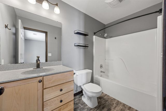 1505 Rock Island Drive, Ely, IA 52227