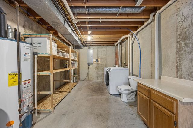 1505 Rock Island Drive, Ely, IA 52227