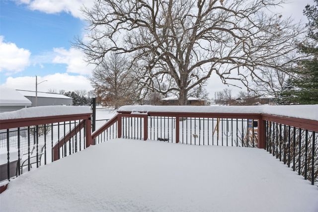 1505 Rock Island Drive, Ely, IA 52227