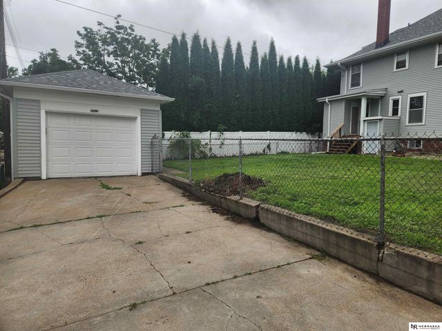 3317 Woolworth Avenue, Omaha, NE 68105