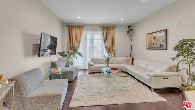 611 Caruso Avenue, Glendale, CA 91210