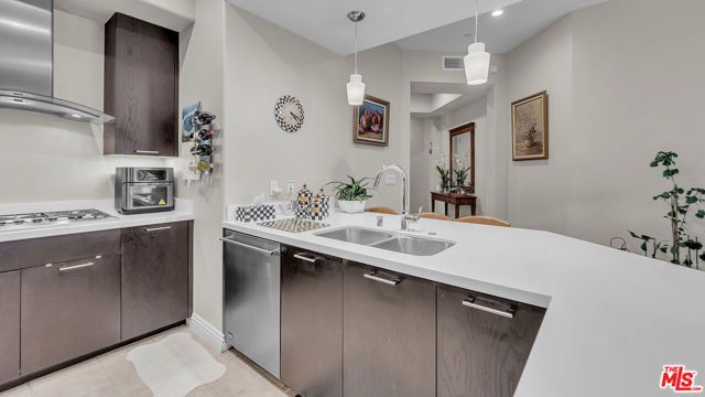 611 Caruso Avenue, Glendale, CA 91210