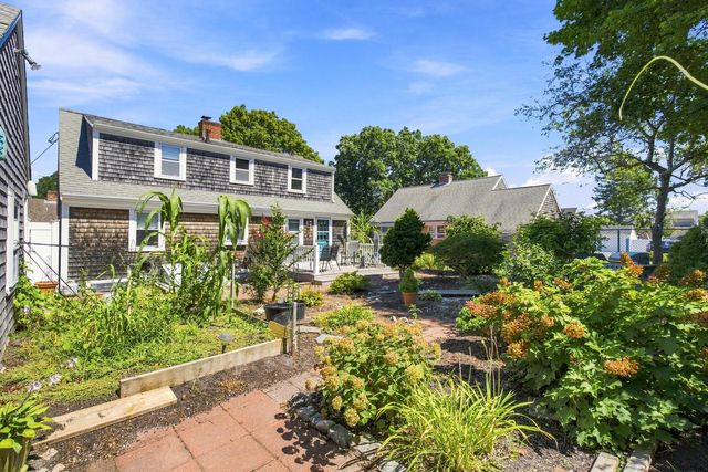 35 Walnut Street, Hyannis, MA 02601