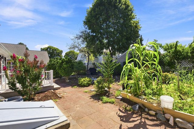 35 Walnut Street, Hyannis, MA 02601